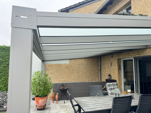 Terrassenüberdachung Köln - Modell Luxline